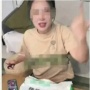 Dituduh Gila, Influencer China Konsumsi Pakan Babi Demi Konten
