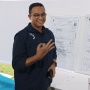 Anies Baswedan Nikmati "Masa Pengangguran" dengan Jelajahi Kafe Unik di Bandung