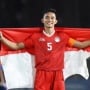 Bek Timnas Rizky Ridho Selalu Minum Sambil Jongkok, Ini Alasannya