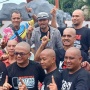 Bersyukur Kotak Kosong Menang di Pilkada, Puluhan Pria Kompak Botak Berjemaah: Paslon Kalah Malu Gak Ya?