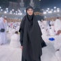 Aksi Mulan Jameela Bagi-Bagi Makanan dan Minuman saat Umrah Tuai Pujian