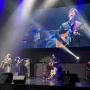 Heboh! Penampilan Kejutan 10CM Bawakan Lagu Cinta Luar Biasa Milik Andmesh di Konser Jakarta