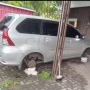Nasib Apes Pemilik Avanza di Semarang, Ban Berubah Bentuk Jadi Bata Ringan