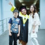 Penampilan Nagita Slavina di Wisuda Mbak Lala, Serba Putih dengan Tas Mungil Puluhan Juta