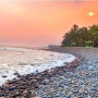 Pantai Cimaja, Gulungan Ombaknya yang Tinggi Cocok untuk Kegiatan Surfing