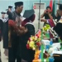 Viral Ayah Gendong Sang Putri Usai Alami Kecelakaan Demi Ikut Wisuda