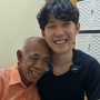 Tangis Pak Tarno Pecah Dapat Uang Rp 50 Juta dari YouTuber Willie Salim