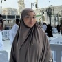 9 Potret Naura Ayu Umrah di Tahun Baru, Bersyukur Bisa Cium Ka'bah