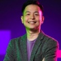 Baru Pertama Kerja Bareng, Ernest Prakasa Kaget Sifat Asli Vino G. Bastian