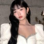 Manis dan Chic! 4 Padu Padan OOTD Girly ala Rei IVE yang Wajib Dicoba