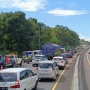 Tronton Tak Kuat Nanjak, 2 Orang Terluka Akibat Kecelakaan Beruntun di Tol Cipularang