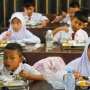 Program Makan Bergizi Gratis Resmi Dimulai Hari Ini 6 Januari 2025, Apa Saja Menunya?