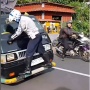Heboh Petugas Dishub di Depok Nemplok di Kap Depan Mobil Pikap, Sopir Nekat Kabur Gegara Langgar Aturan?