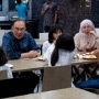 "Cari Rezeki Buat yang Tersayang", Kesan Menyentuh Hati PM Anwar Ibrahim saat Makan Malam Bersama Cucu di Restoran