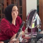 Mertua Raffi Ahmad Belajar Makeup Privat, Guru yang Diundang Bukan Kaleng-kaleng