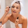 4 Eyelash Serum untuk Bulu Mata Lentik dan Lebat, Tak Ada Lagi Rontok!