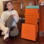 Viral! Beli Bufet Antik di Facebook, Wanita Ini Temukan 'Harta Karun' Belasan Koleksi Hermes di Dalamnya