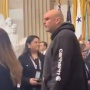 Kenakan Hoodie dan Celana Pendek, Senator Fetterman Curi Perhatian di Pelantikan Trump