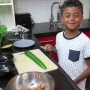 Si Bungsu Shane Kluivert: Punya Vlog Masak Kini Main di Barcelona