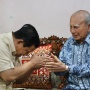 Siapa Sosok Emil Salim? Presiden Prabowo Sampai Bungkukkan Badan di Depannya