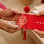 Hukum Umat Muslim Menerima Angpao Imlek, Boleh atau Tidak?