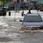 Hindari Risiko Kerusakan, Begini Cara Aman Melintasi Banjir dengan Kendaraan