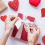 10 Ide Kado Valentine 2025, Solusi Romantis Selain Bunga dan Cokelat!