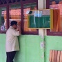 Tinjau Program MBG, Presiden Prabowo Intip Jendela Kelas Sekolah