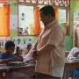 Momen Prabowo Mengintip dari Jendela Kelas Bikin Netizen Terharu