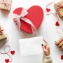 15 Ide Kado Valentine Cewek yang Berkesan, Bikin Doi Klepek-klepek!