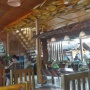 Punya Desain Ikonik, Nikmatnya Kuliner Rumah Makan Pondok Kelapa di Campalagian