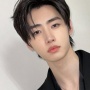 Modis dengan Outfit Hitam, Ini 4 Inspirasi Padu Padan dari Sunghoon ENHYPEN