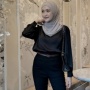 4 Outfit Hitam Putih ala Sari Endah Pratiwi, Simpel Tapi Tetap Kekinian!