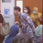 Gibran Blusukan ke Puskesmas, Postur Tubuh Saat Sapa Warga Jadi Sorotan