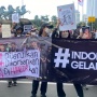 Massa Aksi 'Indonesia Gelap' Kritik Pembredelan Band Sukatani, Polisi Diminta Diam: Bapak Bicara Kami Makin Geram