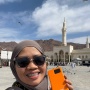 Cuti Jadi Pengasuh Rayyanza, Romantisnya Sus Rini Umrah Bareng Suami Disebut Raffi-Gigi Versi Minimalis