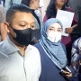 Didampingi Suami, Shella Saukia Beri Keterangan Polisi Terkait Laporan Terhadap Doktif