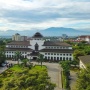 Petualangan Rasa di Kota Kembang: Jelajahi Sarapan, Camilan, dan Makan Malam Ikonik Bandung