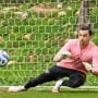 Siapa Paling Pendek? Perbandingan Tinggi Badan 4 Kiper Timnas Indonesia Plus Emil Audero