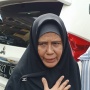 Pecahnya Tangis Vadel Badjideh Saat Dibesuk Sang Ibu di Penjara