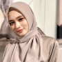 4 OOTD Hijab ala Inara Rusli, Inspirasi untuk Tampil Stylish saat Hangout