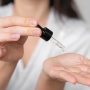 4 Serum dengan Zinc PCA, Bantu Kontrol Minyak Tanpa Bikin Kulit Kering!