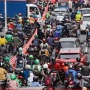 Viral! Pria Ini Ngamuk di Tengah Macet TB Simatupang: Gali Terus Nyari Emas Antam Apa Gimana?