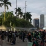 Lagi Buka Puasa dan Dengar Azan, Pendemo Tolak UU TNI di DPR Ditembaki Polisi Pakai Water Cannon