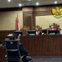 Hasto di Sidang Tipikor: Simpatisan Beri Dukungan, Muncul Sekelompok Orang Berompi KPK, Ada Apa?