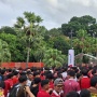Antrean Mengular Suporter Jelang Kick Off Timnas Indonesia vs Bahrain: GBK Memerah
