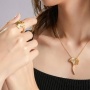 Sesuaikan dengan Style, Ini 5 Tips Memilih Perhiasan Emas
