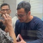 Penantian Panjang Berakhir: Surya Sahetapy Akhirnya Tiba di Rumah Duka Ayahnya