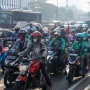 Vira! Aksi Nekat Pemotor Lawan Arus di Bekasi Bikin Geram Warganet: Sok Paling Sibuk Sedunia!