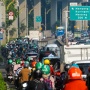 Lalin Jakarta Pagi Ini: Senayan Lancar, Rindam Padat, Truk Tabrak Separator di Gatot Subroto
